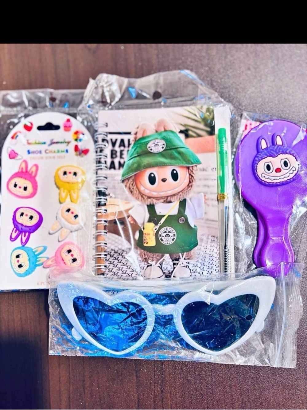 Fashion Kids Fun Brand New in the Package With Fashion Jewelry Handle Mirror Set
